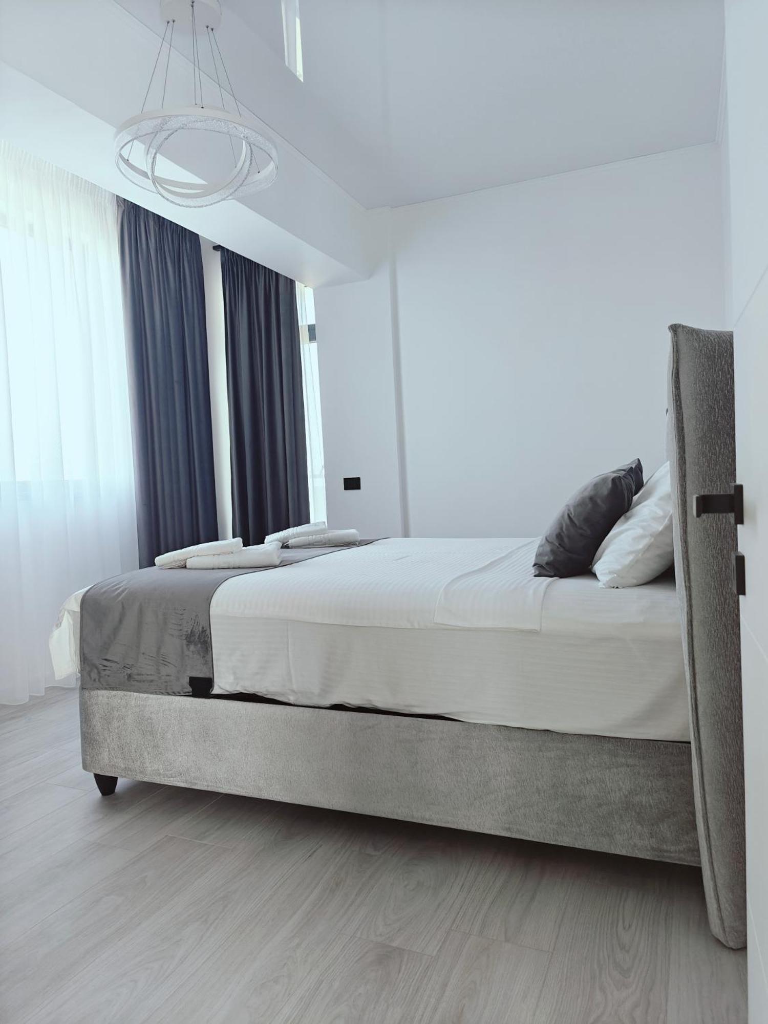 Mamaia Nord Vip Aparthotel Năvodari Exterior foto
